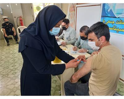 کاهش محسوس آمار واکسیناسیون در خوزستان / تاخیر ۵۲ درصدی نوبت سومی‌ها