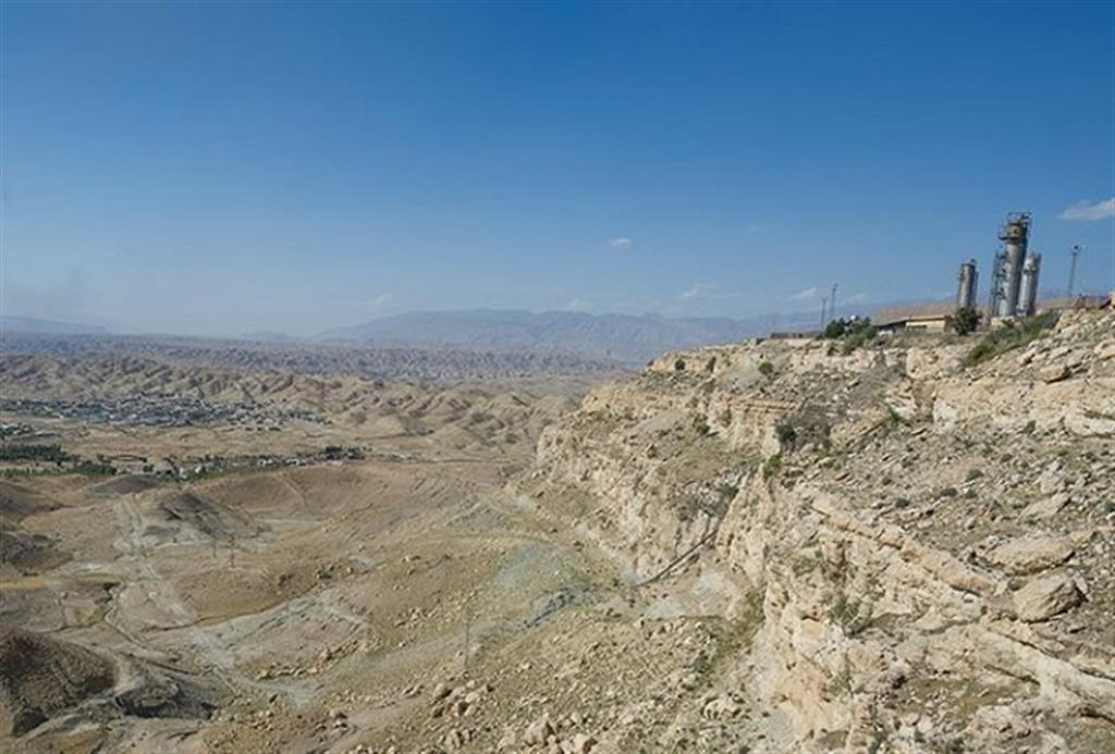 آغاز عملیات اجرایی طرح نگهداشت و افزایش تولید گچساران ۱و۲