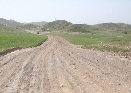 عملیات اجرایی مرمت و بهسازی باقیمانده جاده روستاهای تمبی چم فراخ آغاز شد