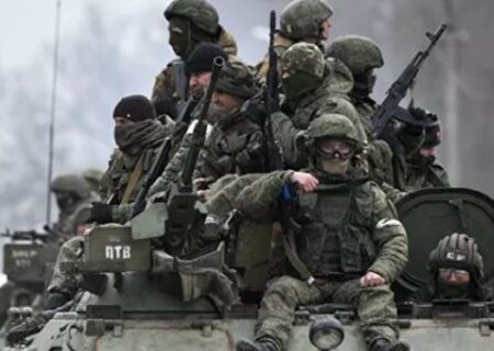 محموله جدید تسلیحات امریکایی در راه اوکراین/ امریکا، ارتش اوکراین را با پهپادهای انتحاری مجهز می‌کند/ تصرف سد و نیروگاه برق آبی کاخوفکا توسط ارتش روسیه +تصاویر