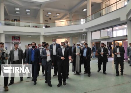 وزیر ارشاد: ارتباط علمی کتابخانه های خوزستان با عراق حمایت می شود