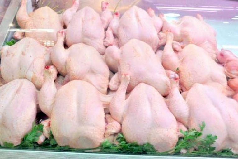 تعادل بازار مرغ به هم خورد/ قیمت ۳۰ تا ۳۷ هزار تومانی مرغ در کشور