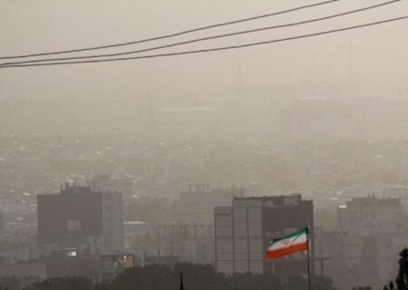 گرد و غبار ادارات چهار شهر خوزستان را تعطیل کرد