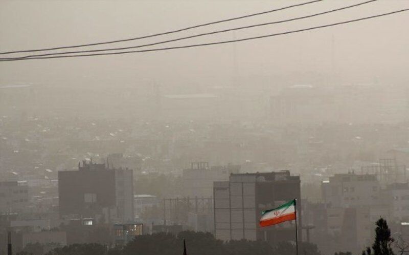 گرد و غبار ادارات چهار شهر خوزستان را تعطیل کرد