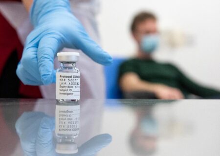تزریق ۳ دز واکسن برای استفاده از خدمات عمومی ضروری شد | افزایش خیره کننده فوتی‌های کرونا