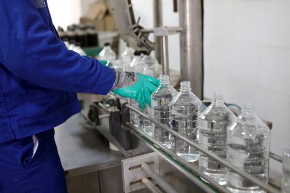 خیز شرکت توسعه نیشکر خوزستان برای صادرات ۱۵میلیون لیتر الکل طبی