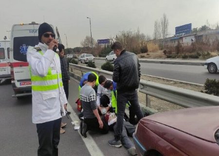 تصادف در آزادراه کرج_تهران به دلیل حمله قلبی راننده تاکسی
