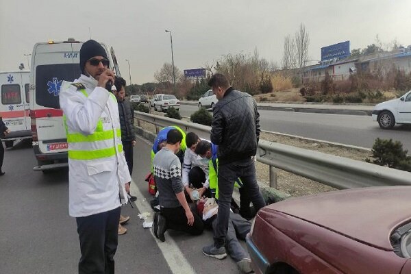 تصادف در آزادراه کرج_تهران به دلیل حمله قلبی راننده تاکسی