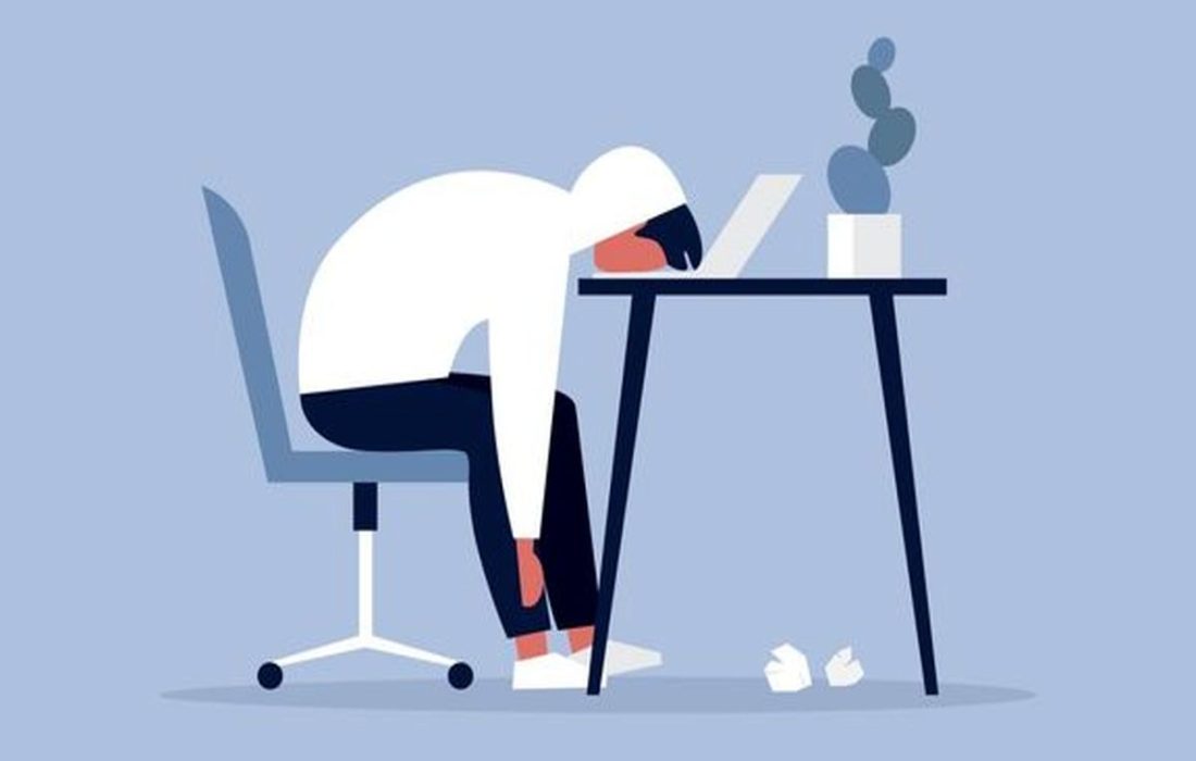 احساس خستگی در بدن نشانه چیست؟ ۷ هشدار مهم برای کسانی که مدام احساس خستگی می‌کنند!