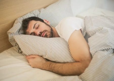 بی‌خوابی و کم‌خوابی چه تاثیری بر بدن دارد؟