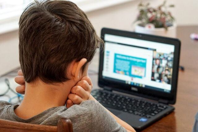 چگونه از فرزند خود در فضای اینترنت محافظت کنیم؟