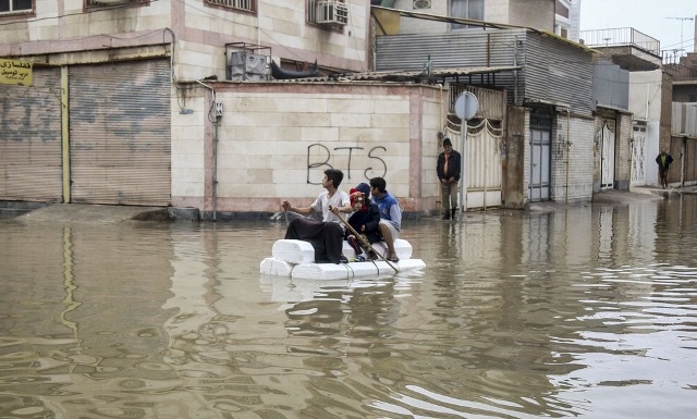 مدیرکل مدیریت بحران خوزستان عنوان کرد: آبگرفتگی غافلگیرکننده در چند نقطه اهواز/ حجم بارندگی در هفته آینده بیشتر است