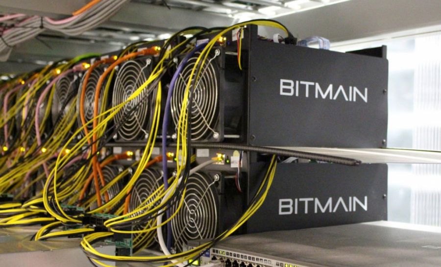 کشف و ضبط ۱۳۲۰ دستگاه ماینر غیرمجاز در اهواز