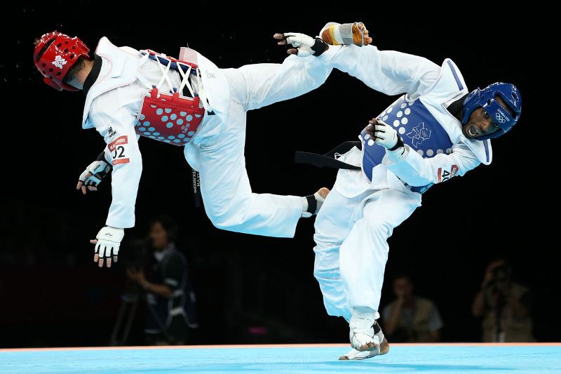 هدایای عجیب شهردار و استاندار کرمانشاه به قهرمان المپیک/ شکلات خوری و زمینی که ۱۱ صاحب داشت!