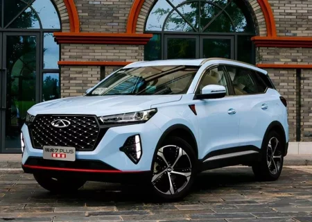 مافیای خودرو اجازه کاهش قیمت را نمی‌دهد/ چرا خودروسازها واردات انجام می‌دهند؟