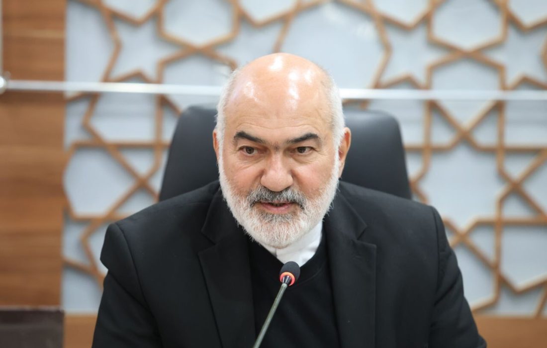 استاندار خوزستان: هیچ فاصله‌ای نباید میان مردم و مسئولان باشد