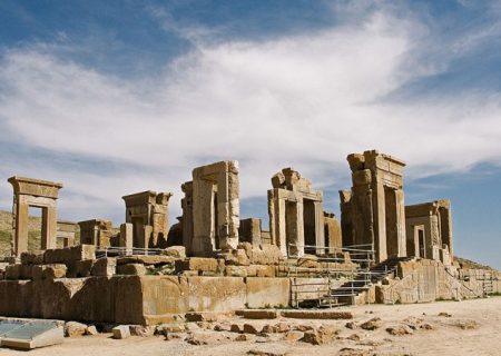 کدام بناهای ایرانی تحسین منتقدان جهانی را برانگیخته است؟