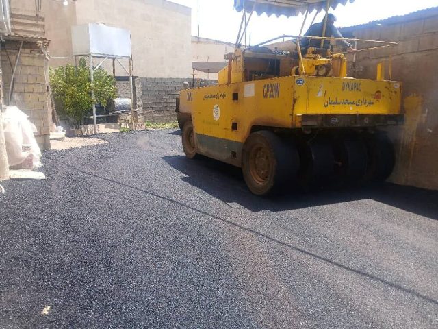 آسفالت ورودی مدرسه امام علی و مسیر مسجد راکیها در جریان است