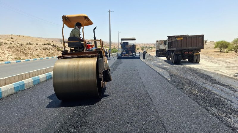 شتاب در تکمیل تعریض جاده گلف با وجود گرمای طاقت‌فرسا