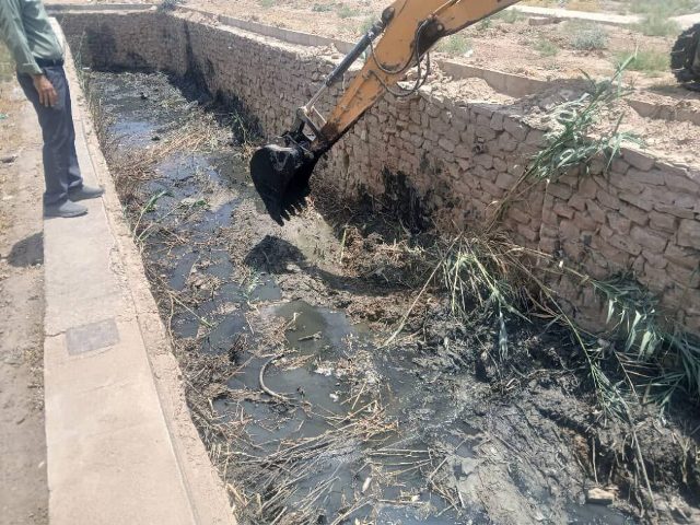 آغاز عملیات لایروبی مسیر کلانتری ۱۲ تا هوانیروز شهر مسجدسلیمان