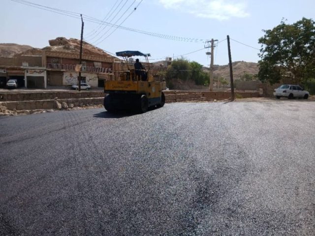 تکمیل آسفالت مسیر ارتباطی نمره هشت تا گلزار شهدا توسط شهرداری مسجدسلیمان