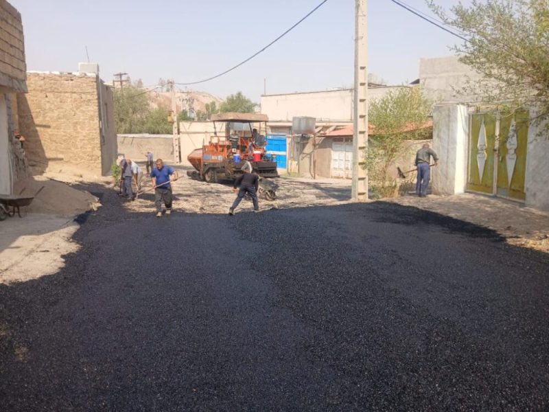 آغاز آسفالت‌ریزی کوی شهید شکرالله راکی منطقه نمره هشت پس از سال‌ها انتظار