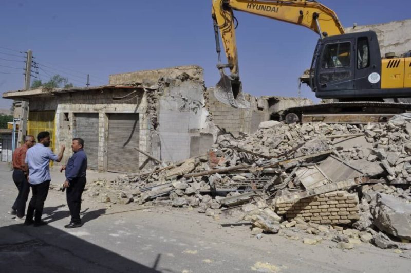 تداوم عملیات تخریب و آماده‌سازی مسیر تعریض خیابان ۱۷ شهریور تا کاروانسرا