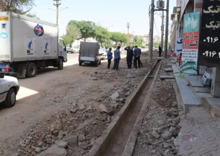 ادامه عملیات تعریض محور پنج‌ بنگله به باشگاه مرکزی توسط معاونت امور زیربنایی شهرداری مسجدسلیمان