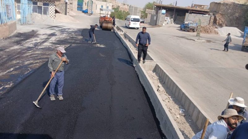 عملیات لکه‌گیری محورهای اصلی نمره هشت و شیخ مندنی در دستور کار شهرداری مسجدسلیمان