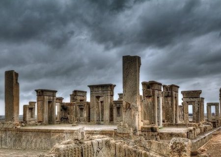 آغاز کاوش‌های باستان‌شناسی در تخت جمشید