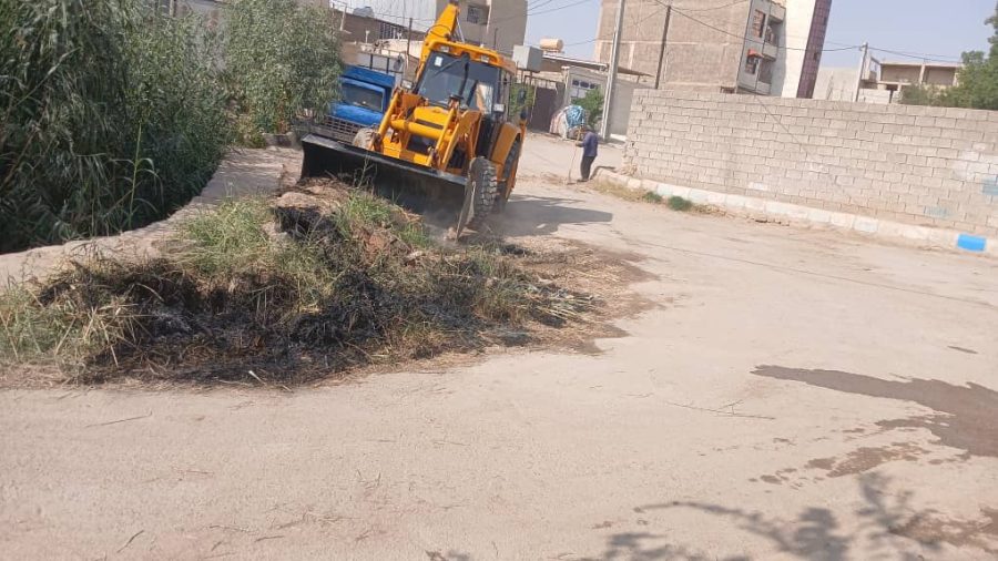 آغاز عملیات پاکسازی و نخاله‌برداری در چند نقطه سطح شهر مسجدسلیمان