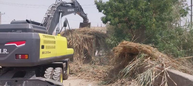 عملیات لایروبی کانال پارک ۱۱ هکتاری منطقه نفتک پس از چندین سال انجام شد