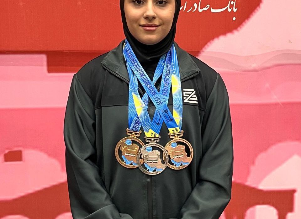 درخشش دختر وزنه بردار مسجدسلیمانی در مسابقات کشوری