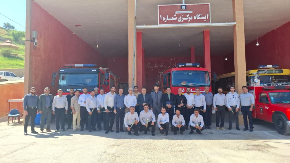 تقدیر شهردار و رئیس شورای شهر مسجدسلیمان از پرسنل سازمان آتش‌نشانی