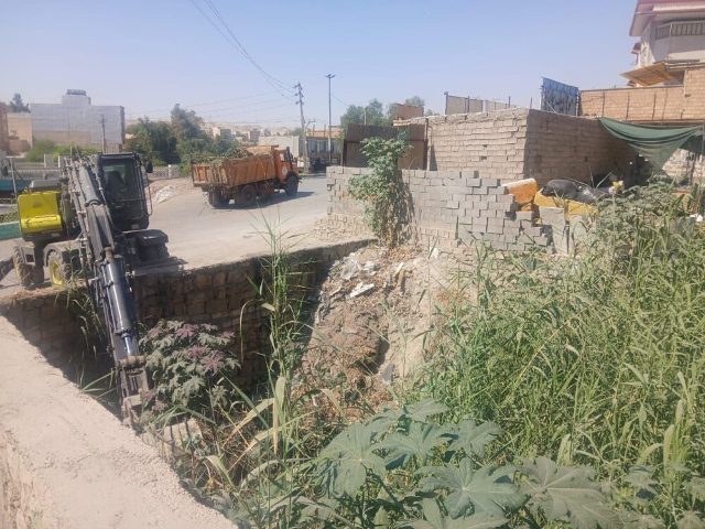 ارتقای ایمنی معابر با اجرای لایروبی کانال‌های دفع آب‌های سطحی در خیابان انصار و دره اشکفت