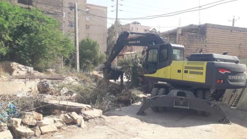 آغاز عملیات لایروبی کانال‌های منطقه هشت بنگله توسط شهرداری مسجدسلیمان