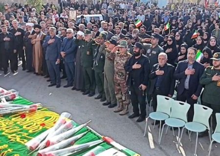 پیکر مطهر شهید ۱۷ ساله گمنام در مسجدسلیمان تشییع و خاکسپاری شد