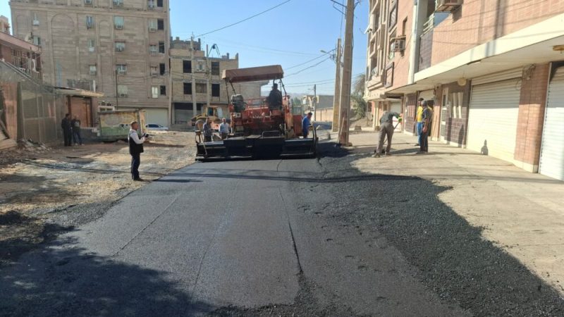 بازدید شهردار و اعضای شورای شهر از عملیات آسفالت محله ۶۰ دستگاه