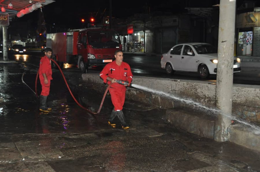 پاکسازی و شستشوی معابر و پیاده‌روهای خیابان آزادی مسجدسلیمان