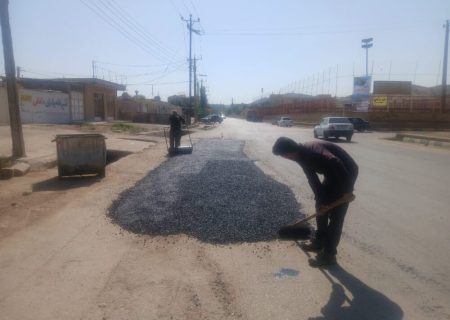 بهسازی و ترمیم گسترده معابر شهری مسجدسلیمان در مسیرهای پرتردد