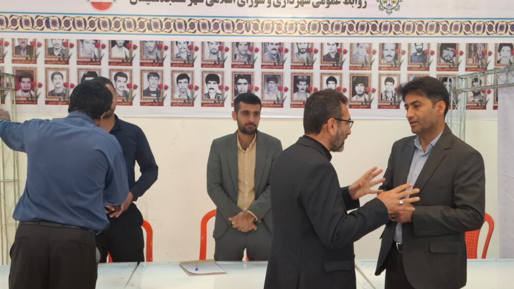 برپایی میز خدمت شهرداری مسجدسلیمان در مصلی نماز جمعه