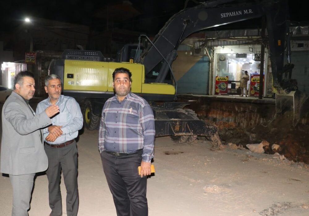 بازدید شهردار مسجدسلیمان از روند اجرای پروژه تعریض میدان نمره یک