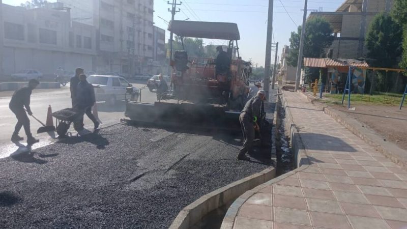 اجرای عملیات آسفالت محور دسترسی تقاطع سرکوره‌ها به تقاطع مالجونکی با دستور شهردار مسجدسلیمان