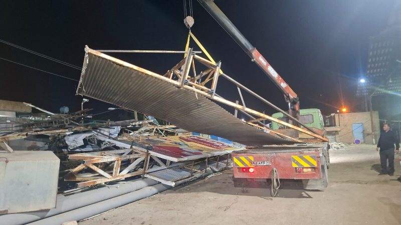 پایان بی‌نظمی تبلیغاتی در مسجدسلیمان پس از سالها ؛ پارتابل ها و بیلبوردهای فرسوده و فاقد مجوز جمع‌آوری شدند