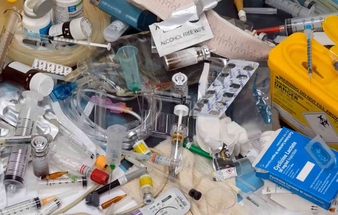 نظارت بر انتقال پسماندهای شیمیایی و‌ دارویی بیمارستان‌های مسجدسلیمان