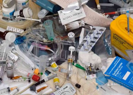 نظارت بر انتقال پسماندهای شیمیایی و‌ دارویی بیمارستان‌های مسجدسلیمان