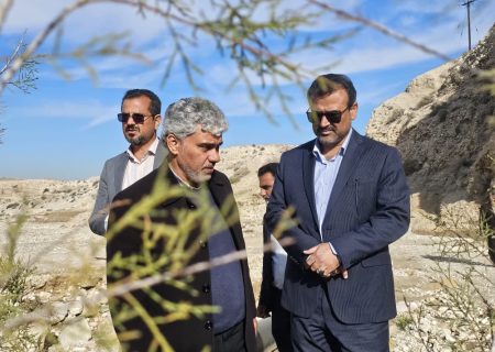 بازدید مدیرکل بحران استانداری و مسئولان وزارت کشور از تأسیسات آبرسانی آسیب‌دیده از سیل آذرماه ۱۴۰۴