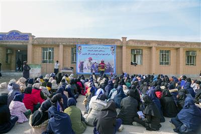 ارائه آموزش های ایمنی به دانش آموزان همجوار تاسیسات نفت و گاز مارون