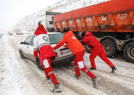 امدادرسانی به ۳۵ نفر گرفتار در کولاک شهرستان اندیکا