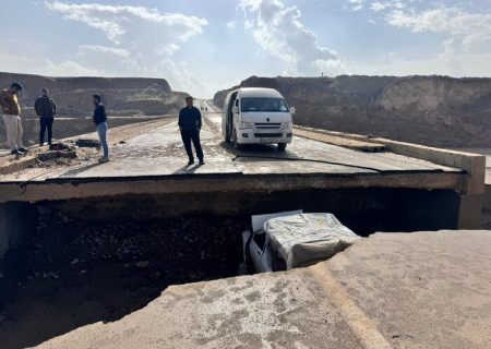 تخریب جاده ارتباطی مسجدسلیمان-هفتکل بر اثر سیلاب جان یک شهروند را گرفت